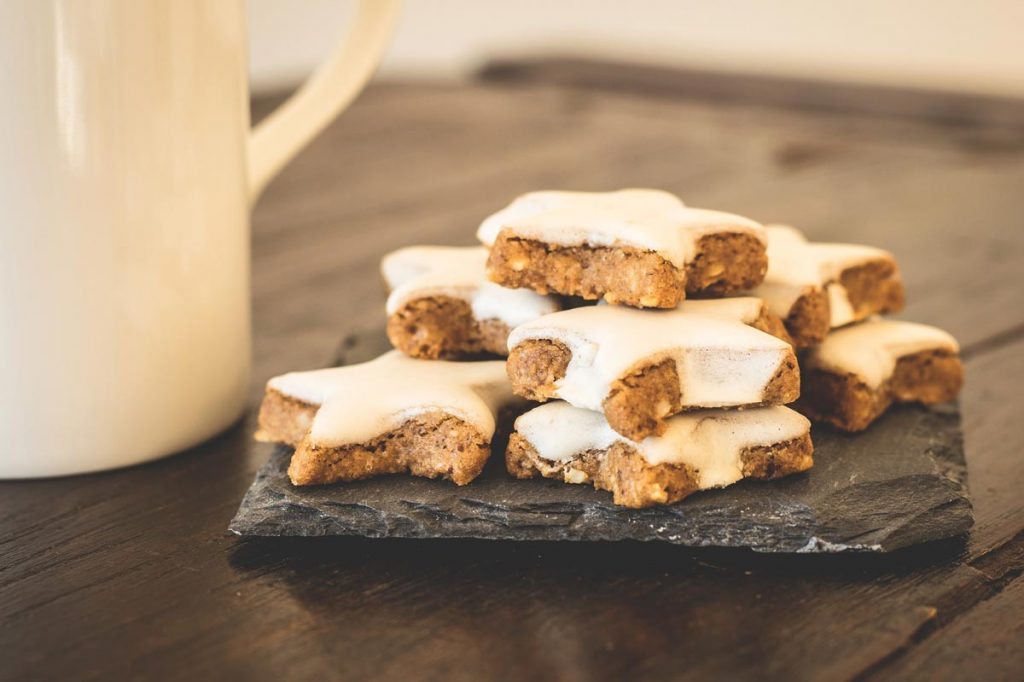 Coffee and biscuits.