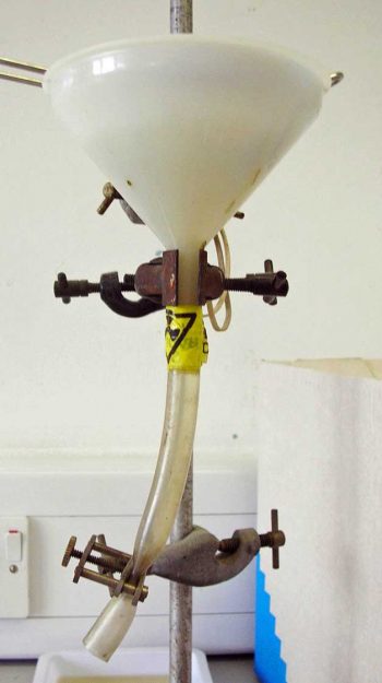 Figure 3. Baermann apparatus.