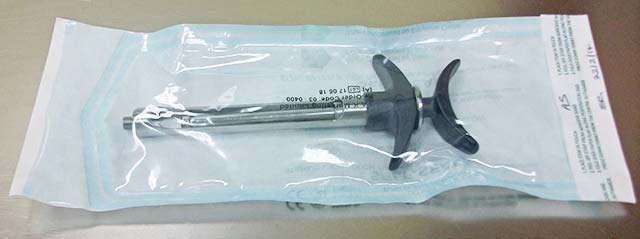Sterile local anaesthetic syringe example.