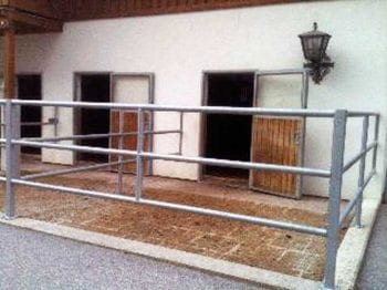 Box rest does not need to mean a horse isolated in a stable. Stables with adjoining yards are common in other European countries, but rare in the UK; however, a temporary pen can be made with electric fencing, outside a stable or in a corner of the field.