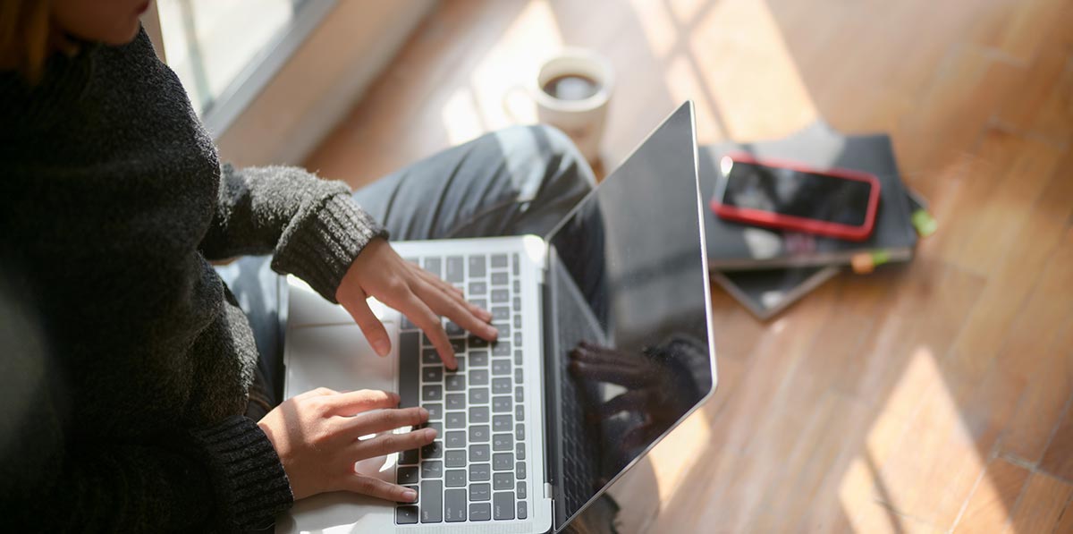 Social media made it possible for Eleanor Goad to connect with people from her course and accommodation in advance of the start of term. Photo by bongkarn thanyakij from Pexels.