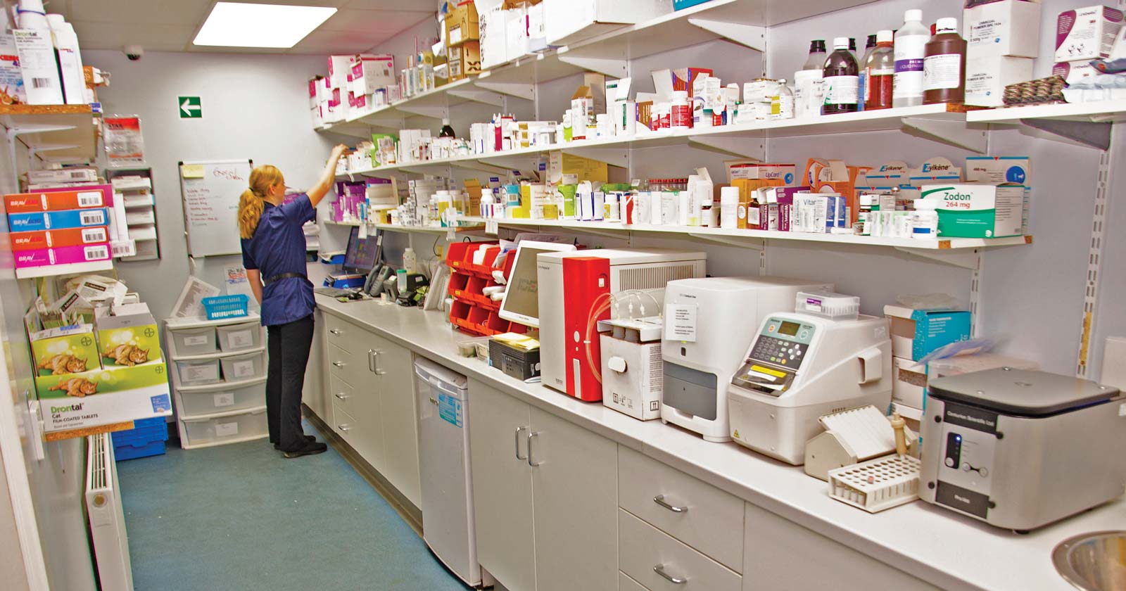 dispensary-lab-Vets4Pets-St-James_DSC8112_1